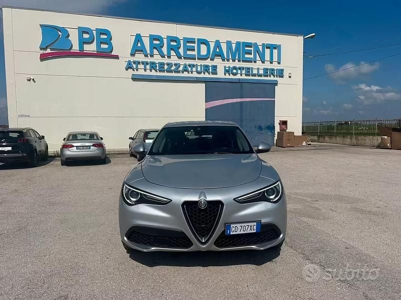 Usata Alfa Romeo Stelvio Business 160 CV (117 kW) 2021 Grigio SUV