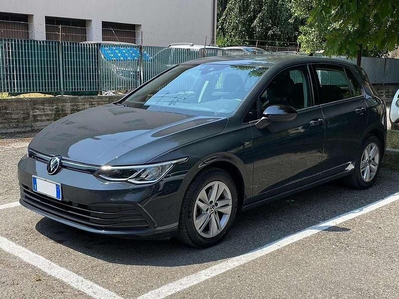 Usata VW Golf VIII Life 110 CV (80 kW) 2020 Grigio Berlina