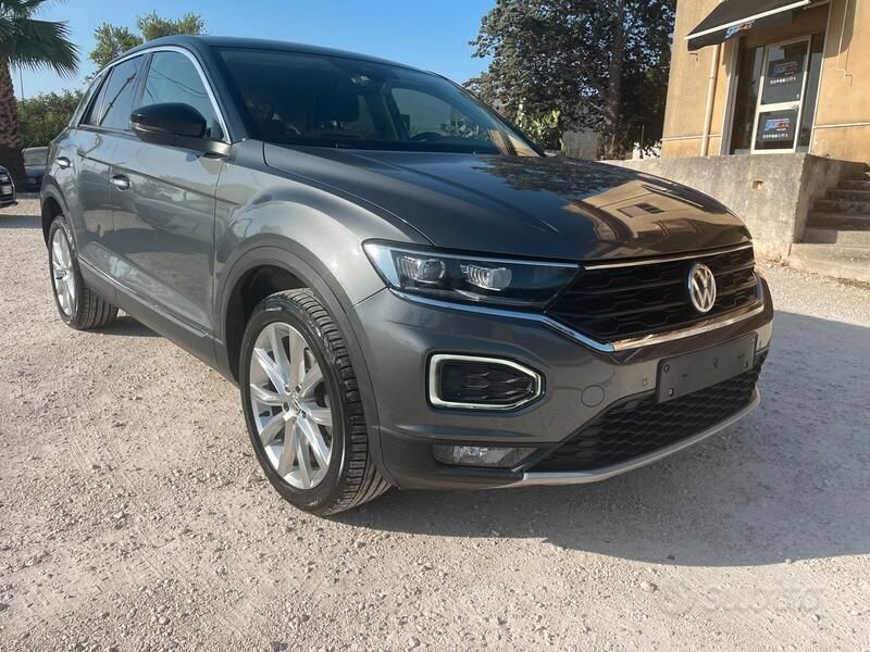 Usata VW T-Roc Advance 116 CV (85 kW) 2018 Grigio SUV