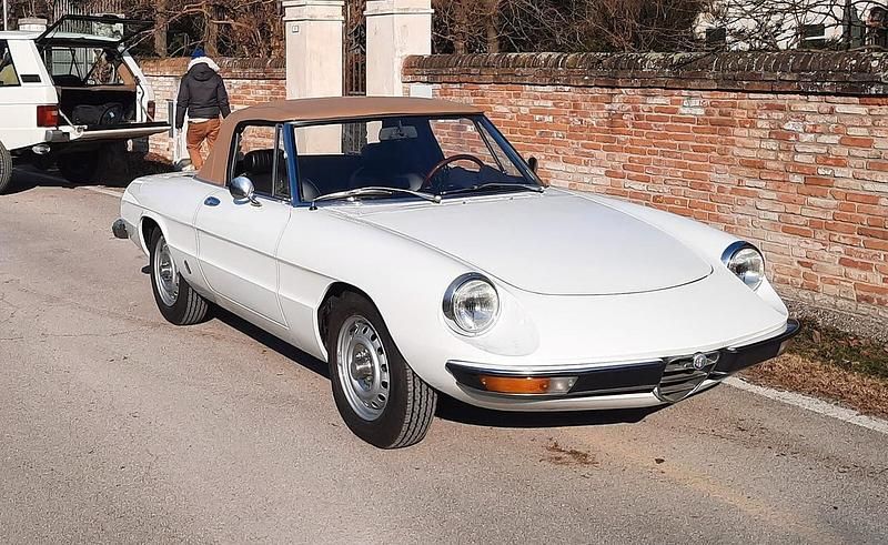 Usata Alfa Romeo Spider Veloce 119 CV (87 kW) 1975 Bianco Cabrio
