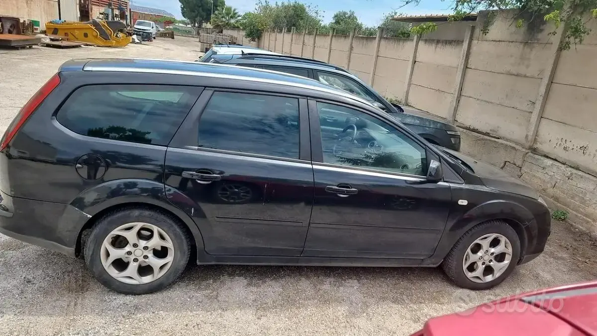 Usata Ford Focus 90 CV (66 kW) 2008 Nero Station wagon