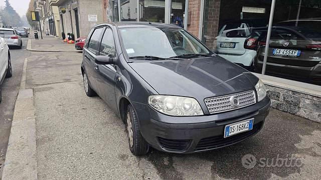 Usata Fiat Punto Classica 60 CV (44 kW) 2008 Grigio scuro metallizzato Utilitaria