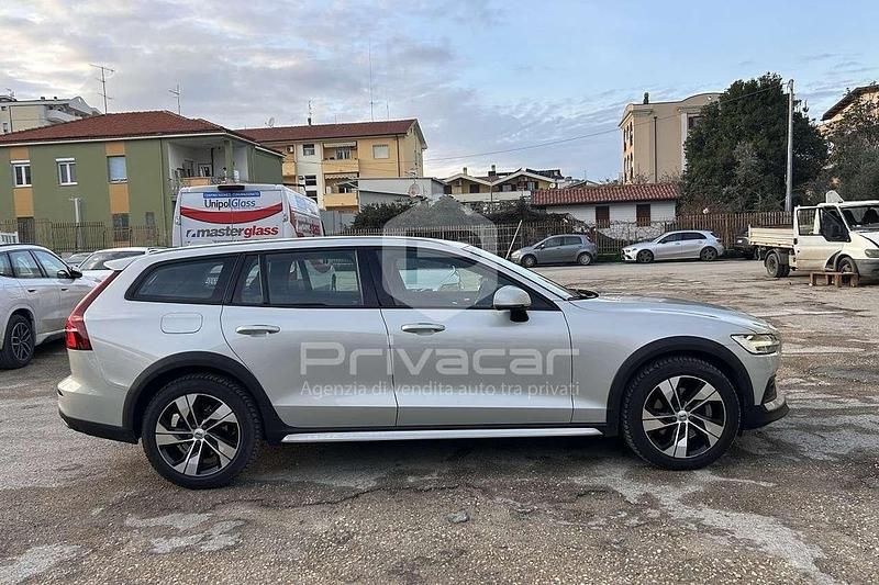 Usata Volvo V60 CC Business Edition 190 CV (139 kW) 2020 Grigio Station wagon