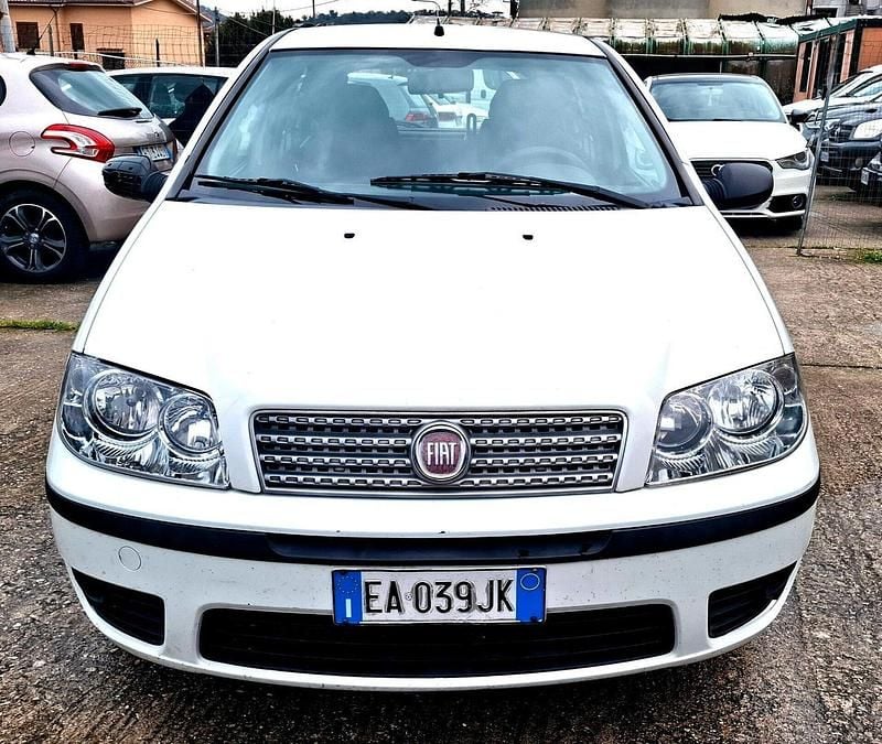 Usata Fiat Punto Active 69 CV (50 kW) 2010 Bianco Utilitaria