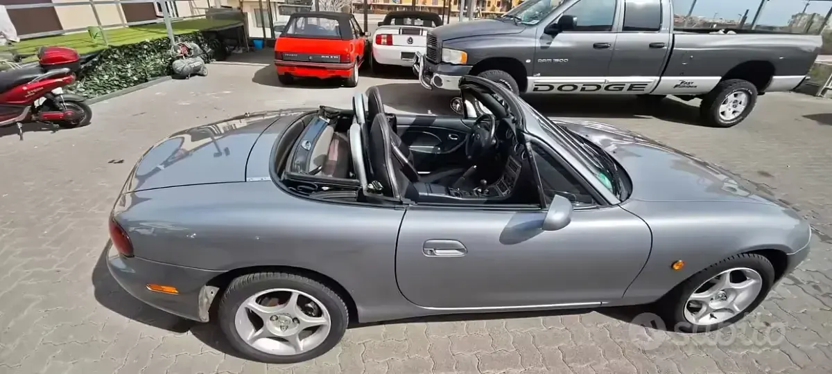 Usata Mazda MX5 110 CV (80 kW) 2005 Grigio Cabrio