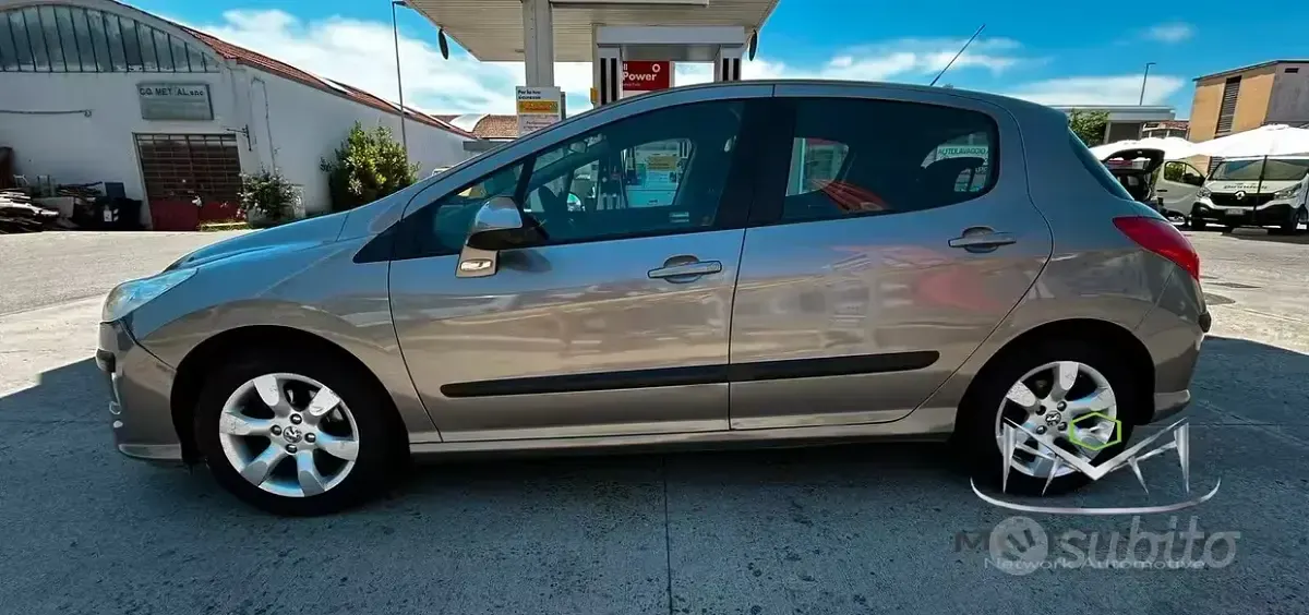 Usata Peugeot 308 Business-Line 90 CV (66 kW) 2009 Berlina