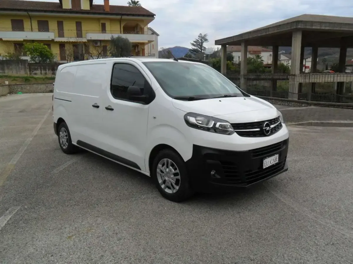 Usata Opel Vivaro Enjoy 120 CV (88 kW) 2021 Bianco Monovolume