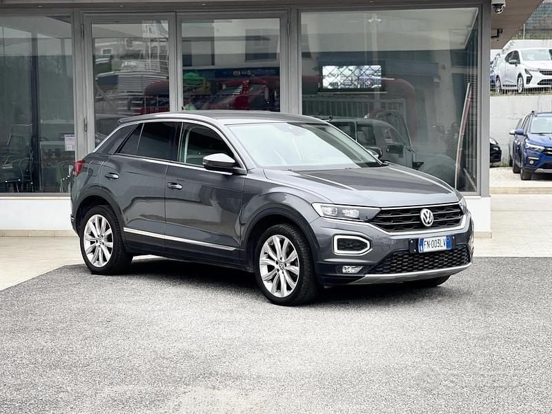 Usata VW T-Roc 150 CV (110 kW) 2018 Grigio SUV