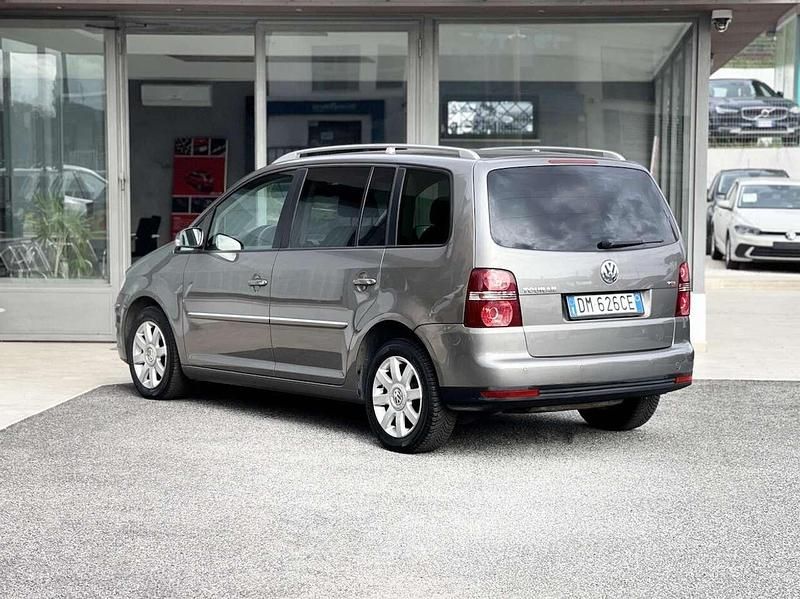 Usata VW Touran 170 CV (125 kW) 2008 Argento Monovolume