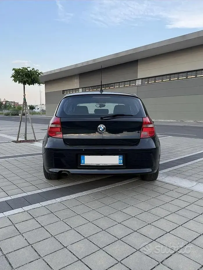 Usata BMW 118 Comfort Edition 143 CV (105 kW) 2009 Nero Utilitaria