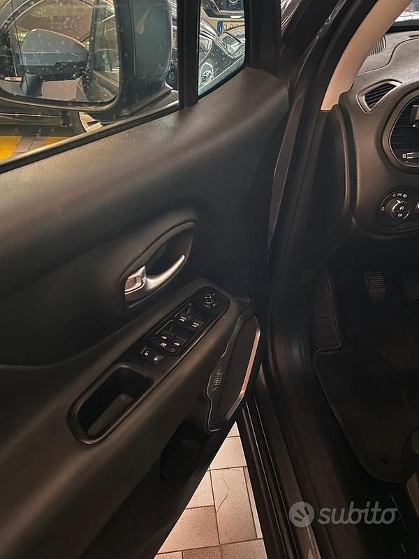 Usata Jeep Renegade Limited 130 CV (95 kW) 2021 Nero SUV