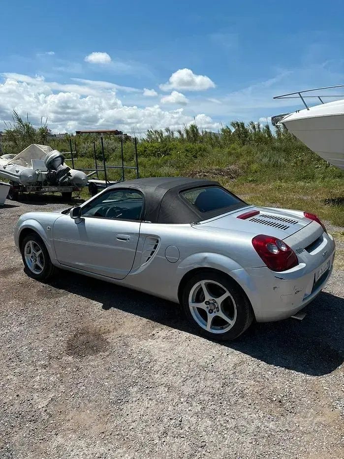 Second-hand Toyota MR2 140 CP (102 kW) 2006 Cabrio