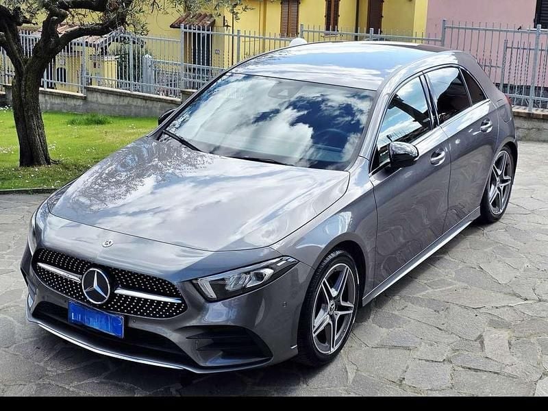 Usata Mercedes A180 AMG Line Premium 116 CV (85 kW) 2019 Grigio Berlina