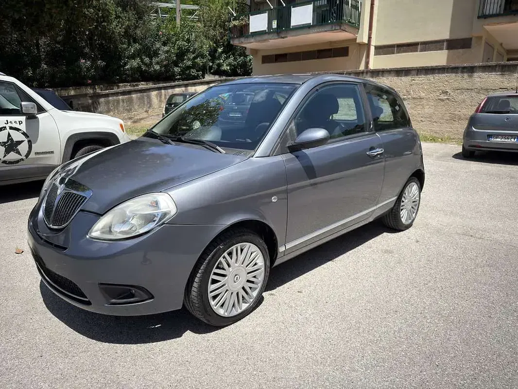 Usata Lancia Ypsilon 90 CV (66 kW) 2007 Utilitaria