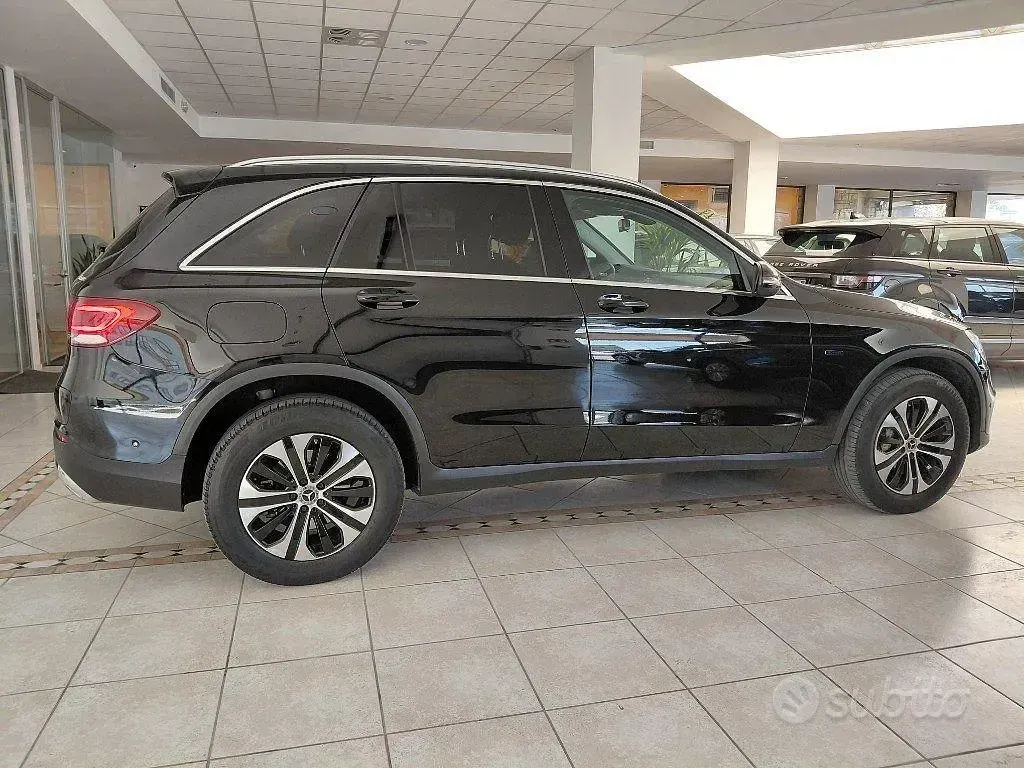 Usata Mercedes GLC300de Business 194 CV (142 kW) 2021 Nero SUV