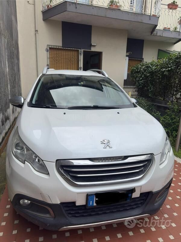 Bianco Usata 2014 Peugeot 2008 SUV | 7000 € (Molto cara) - Immagine 1/4