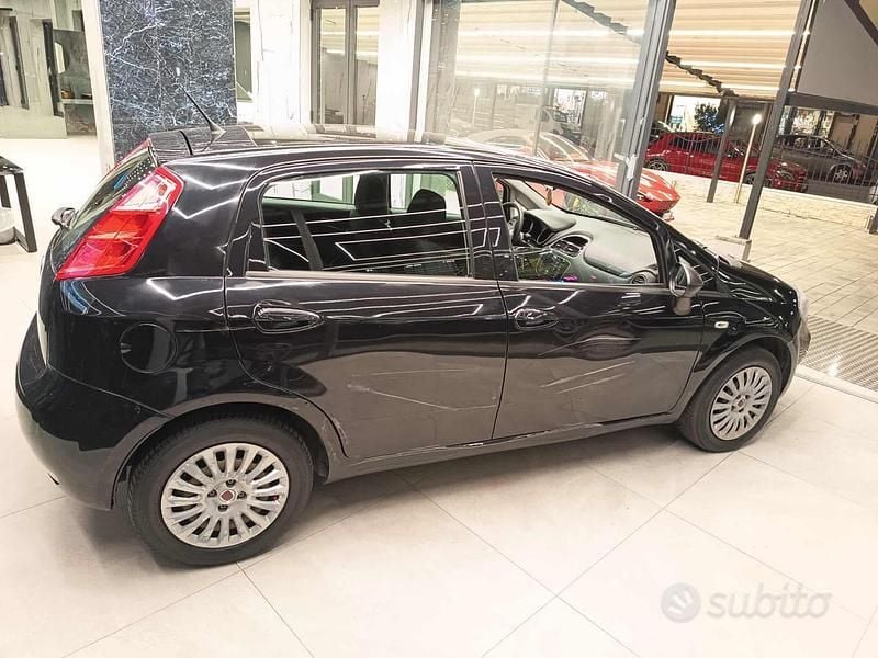 Usata Fiat Punto Street 69 CV (50 kW) 2018 Nero Utilitaria