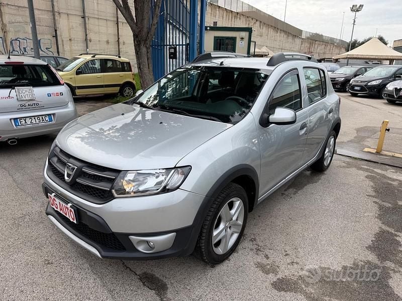 Usata Dacia Sandero Stepway 90 CV (66 kW) 2016 Grigio Berlina