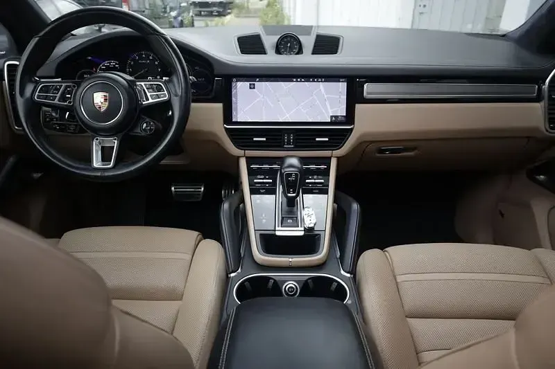 Usata Porsche Cayenne Turbo S E-Hybrid 680 CV (500 kW) 2019 Grigio SUV