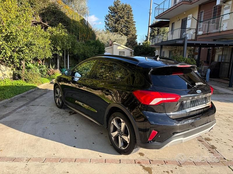 Usata Ford Focus Active 163 CV (119 kW) 2019 Nero Berlina