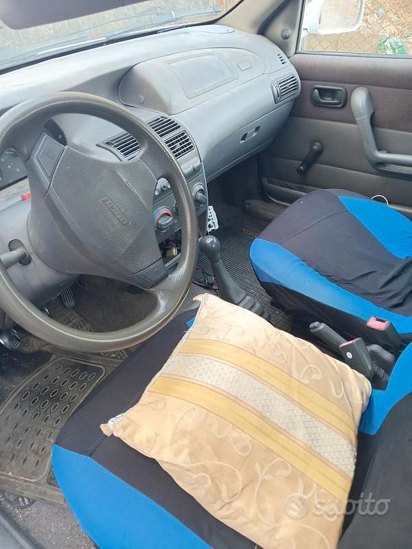 Usata Fiat Punto 54 CV (39 kW) 1999 Bianco Utilitaria
