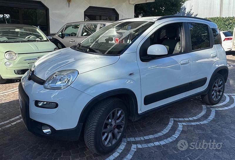 Usata Fiat Panda 4x4 S 85 CV (62 kW) 2017 Bianco(met.) Utilitaria