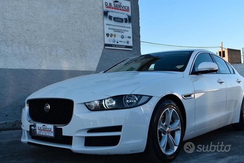 Usata Jaguar XE 179 CV (131 kW) 2016 Bianco Berlina