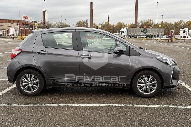 Usata Toyota Yaris Hybrid Active 73 CV (53 kW) 2017 Grigio Berlina