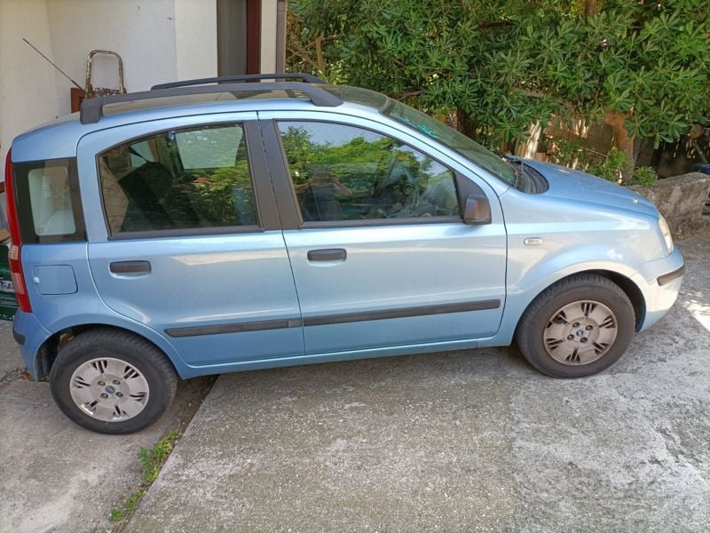 Blu/azzurro Usata 2003 Fiat Panda Dynamic Due volumi | 2700 € (Buon prezzo) - Immagine 1/2