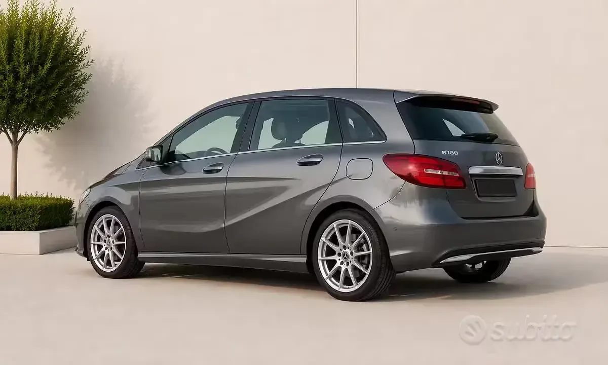 Usata Mercedes B180 Executive 109 CV (80 kW) 2016 Grigio Utilitaria