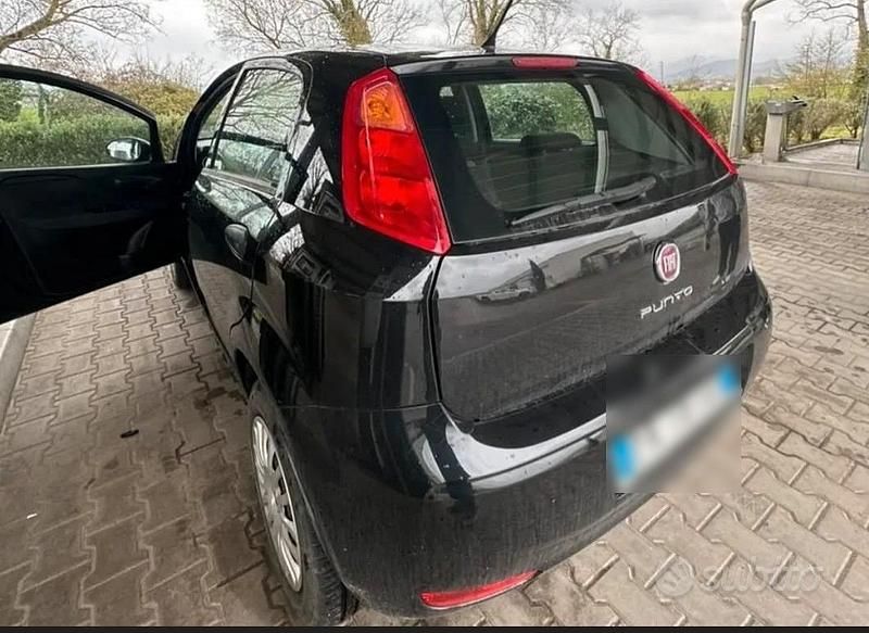 Usata Fiat Punto 77 CV (56 kW) 2018 Nero Utilitaria