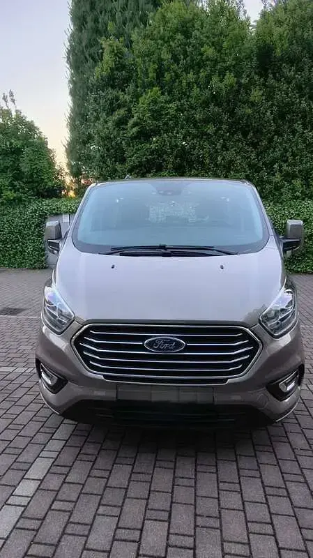 Usata Ford Tourneo Custom Titanium 131 CV (96 kW) 2020 Beige Furgone