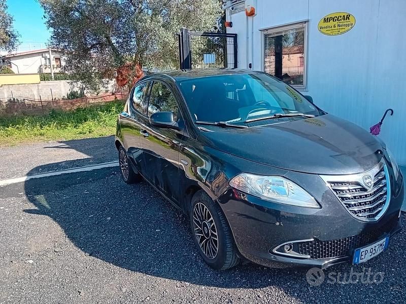 Usata Lancia Ypsilon S 95 CV (69 kW) 2012 Nero Utilitaria