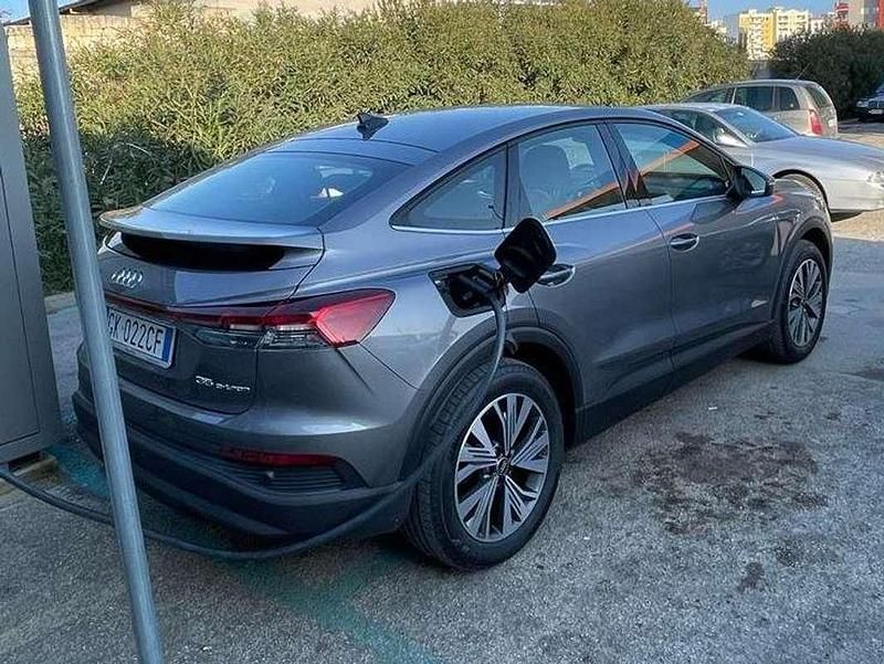 Usata Audi Q4 Sportback e-tron Ambiente 69 kW (95 CV) 2022 Argento SUV