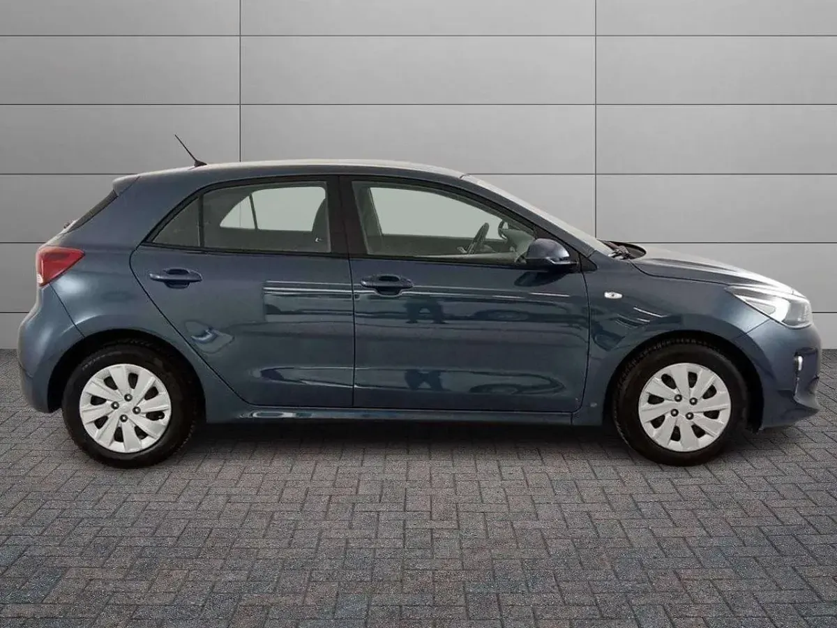 Usata Kia Rio 82 CV (60 kW) 2018 Blu/azzurro Berlina