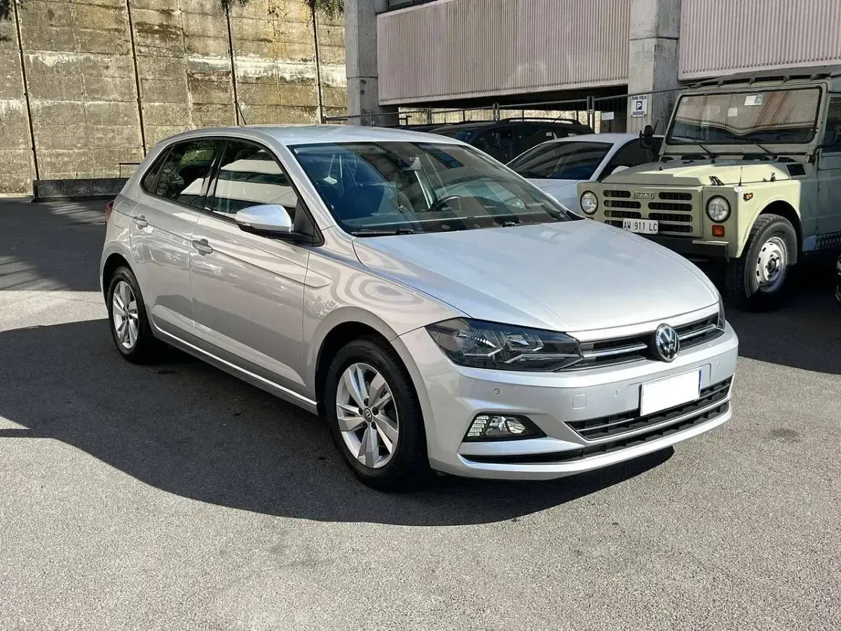 Usata VW Polo Comfortline 80 CV (58 kW) 2019 Argento Utilitaria