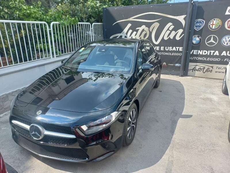 Usata Mercedes A180 Premium 116 CV (85 kW) 2019 Nero Berlina