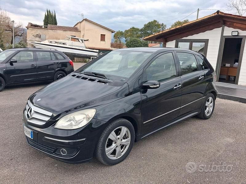 Usata Mercedes B200 140 CV (102 kW) 2008 Nero Monovolume