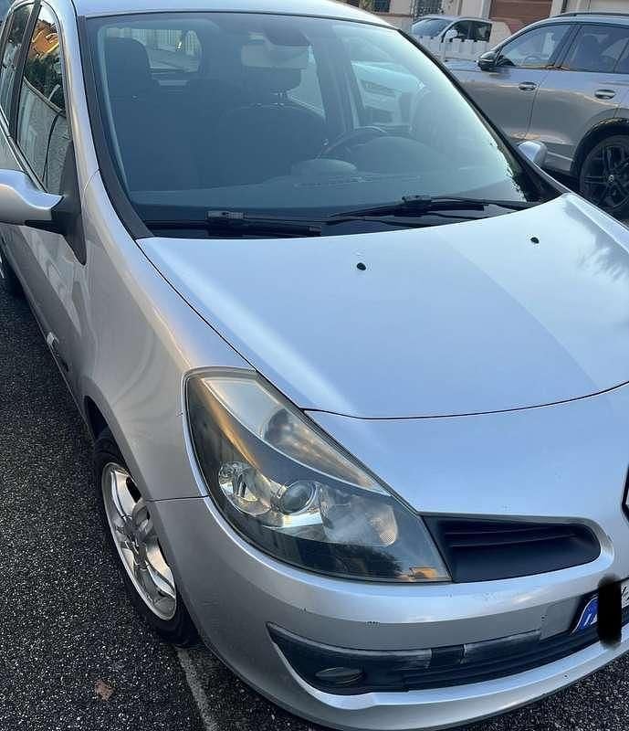 Usata Renault Clio II Dynamique 86 CV (63 kW) 2005 Berlina