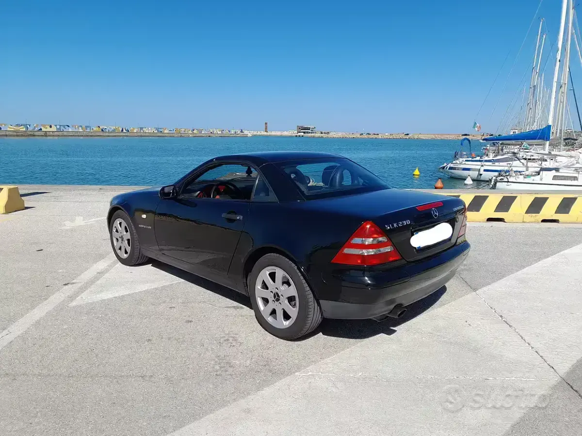 Usata Mercedes SLK230 193 CV (141 kW) 2000 Nero Cabrio