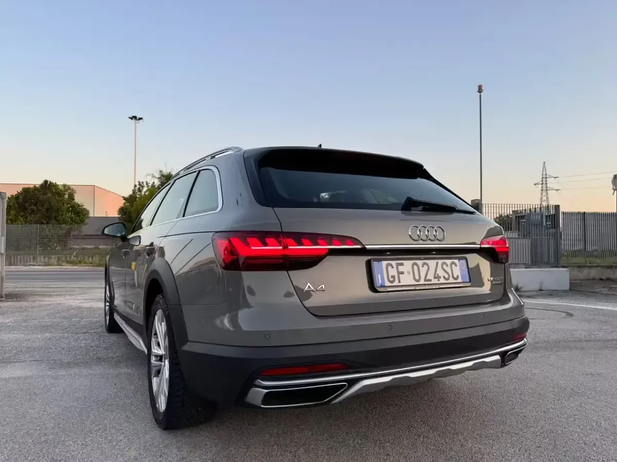 Usata Audi A4 Allroad Ambiente 204 CV (150 kW) 2021 Grigio Station wagon