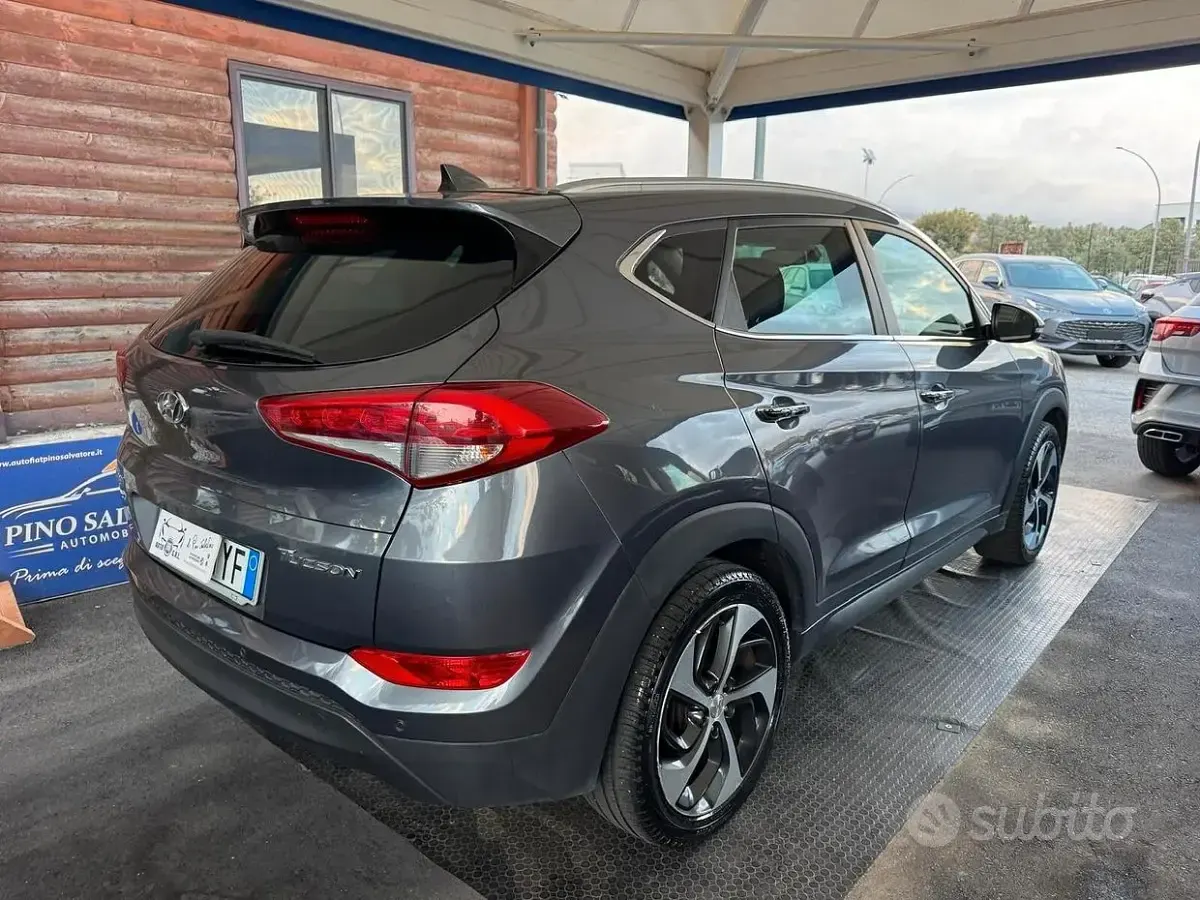 Usata Hyundai Tucson Xpossible 116 CV (85 kW) 2016 Grigio SUV