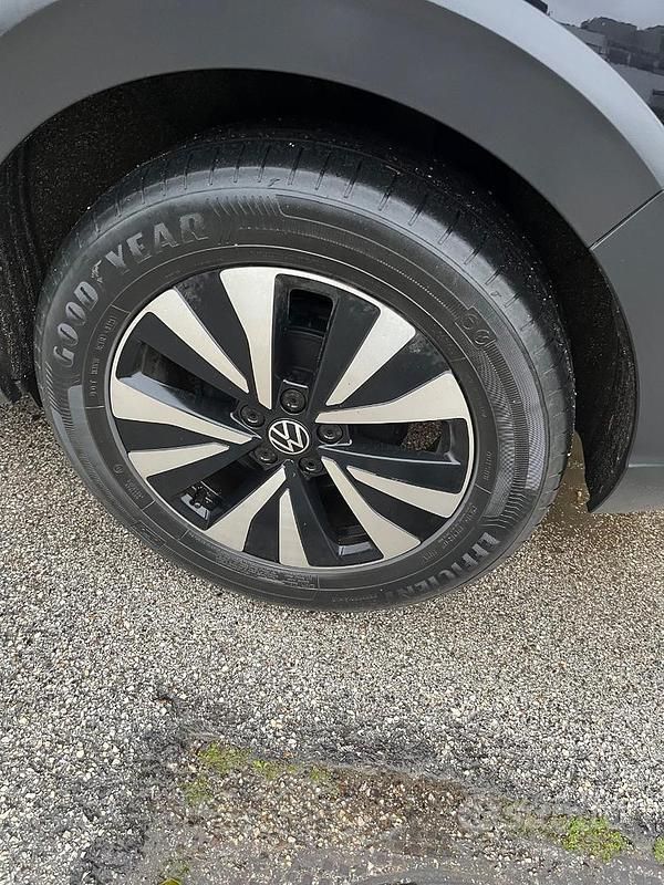 Usata VW Taigo Life 95 CV (69 kW) 2023 Nero SUV