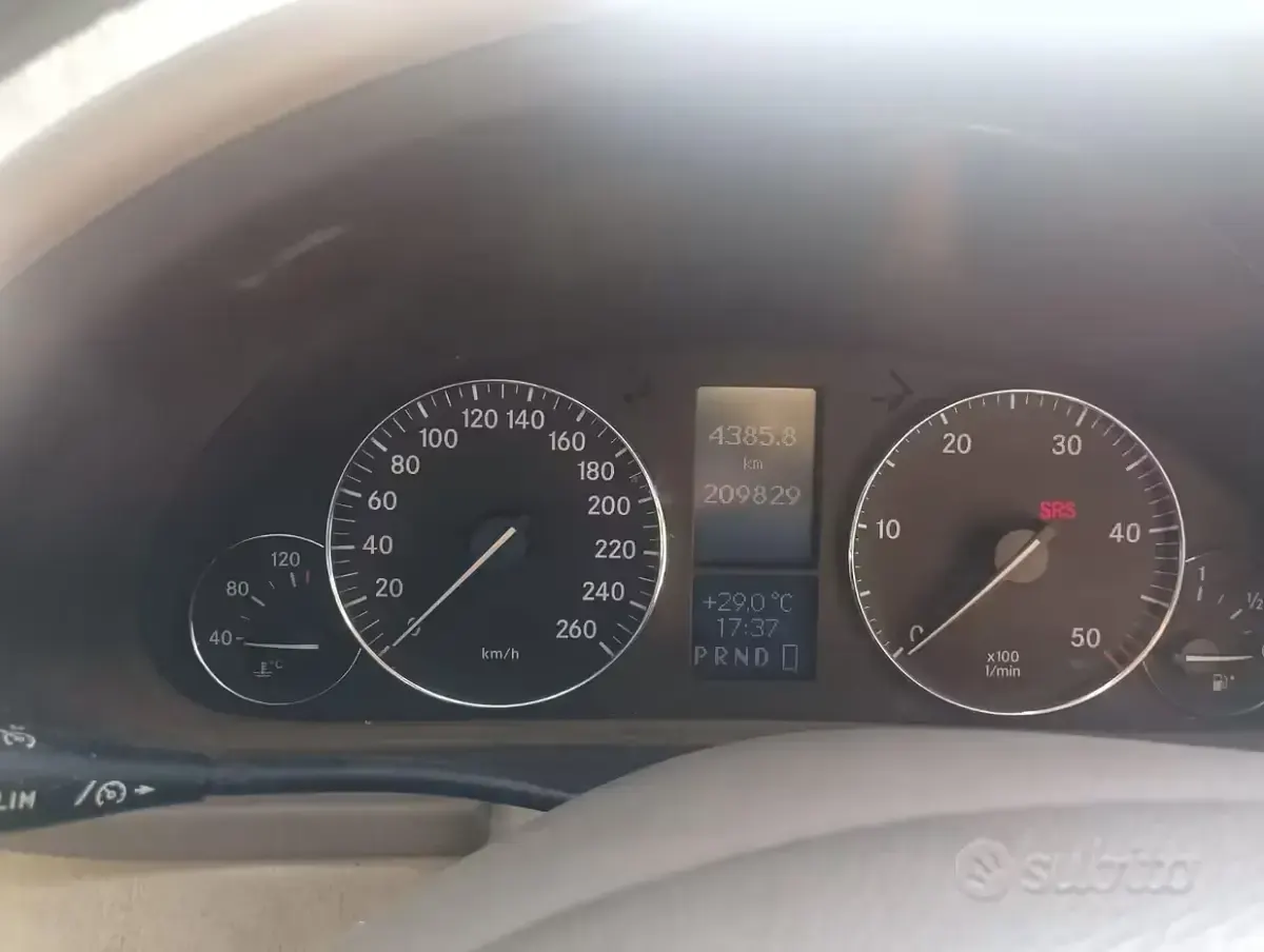Usata Mercedes C220 Elegance 125 CV (91 kW) 2004 Bluazzurro Coupé