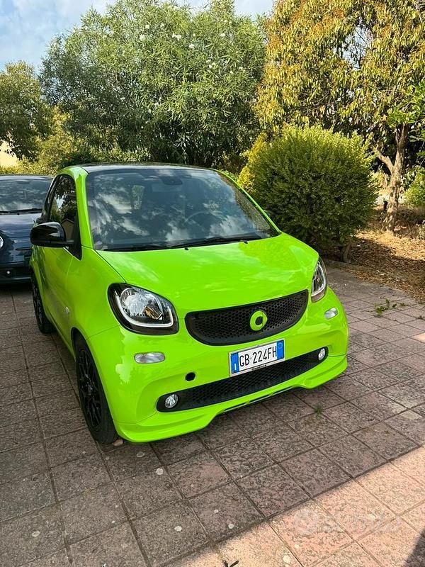 Usata 2019 Smart ForTwo Coupé Utilitaria | 15.500 € (Molto cara) - Immagine 1/4