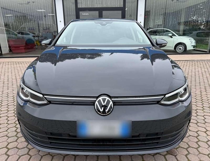 Usata VW Golf VIII Life 116 CV (85 kW) 2021 Grigio Berlina