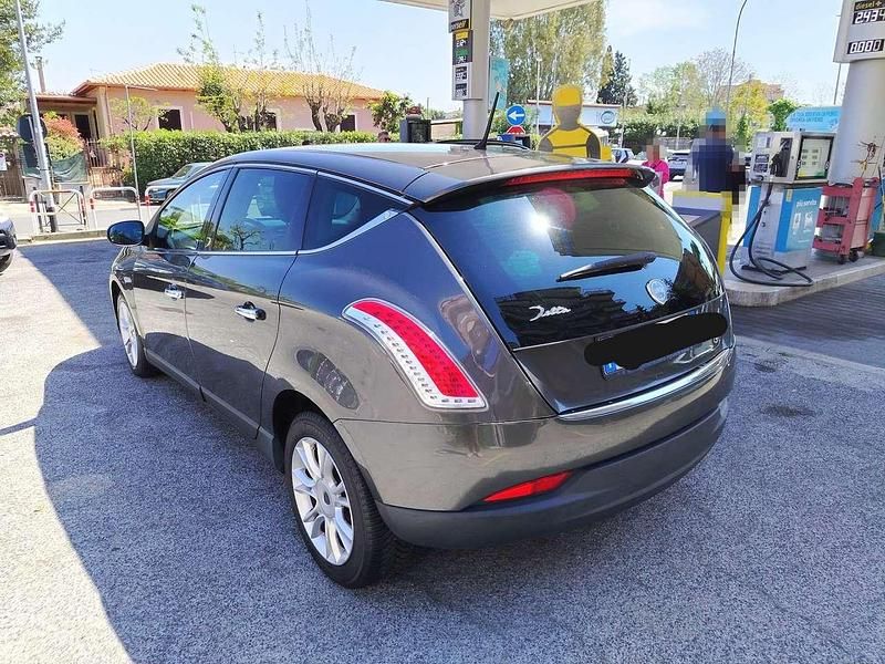 Usata Lancia Delta 120 CV (88 kW) 2009 Nero Utilitaria