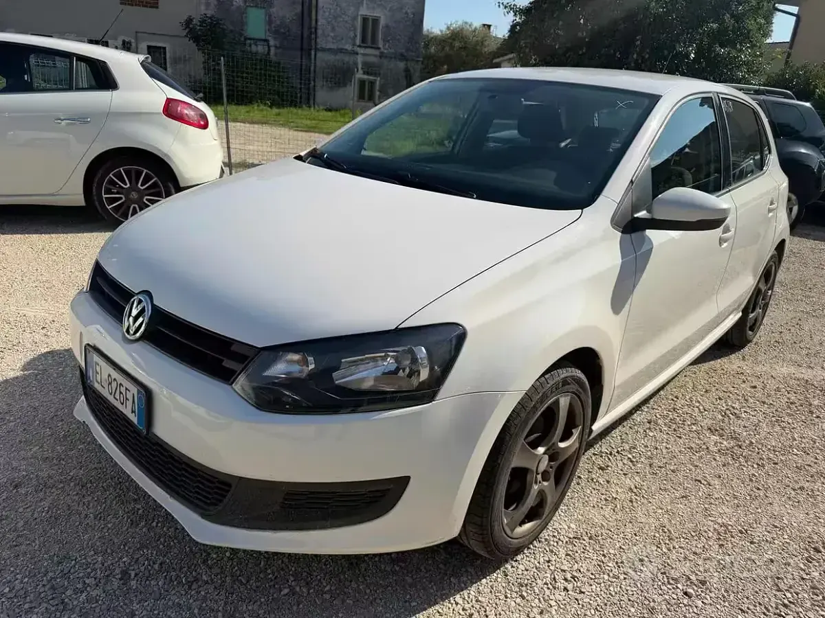 Usata VW Polo Comfortline 75 CV (55 kW) 2012 Bianco Utilitaria