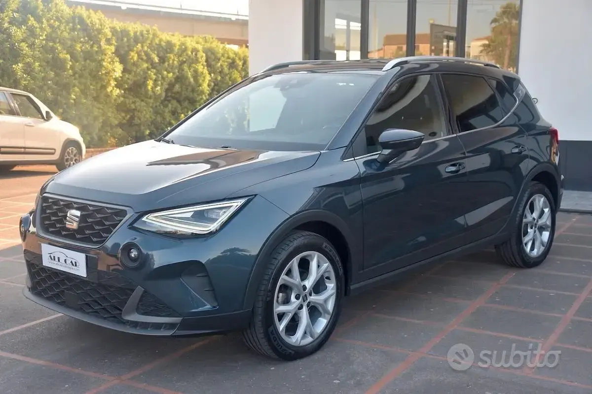 Usata Seat Arona FR 110 CV (80 kW) 2023 Grigio SUV