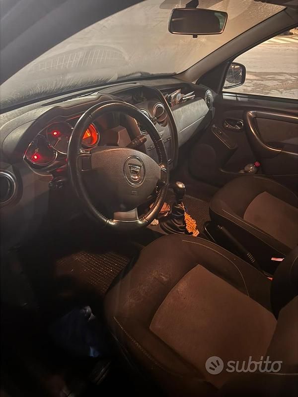 Usata Dacia Duster 110 CV (80 kW) 2015 Nero SUV
